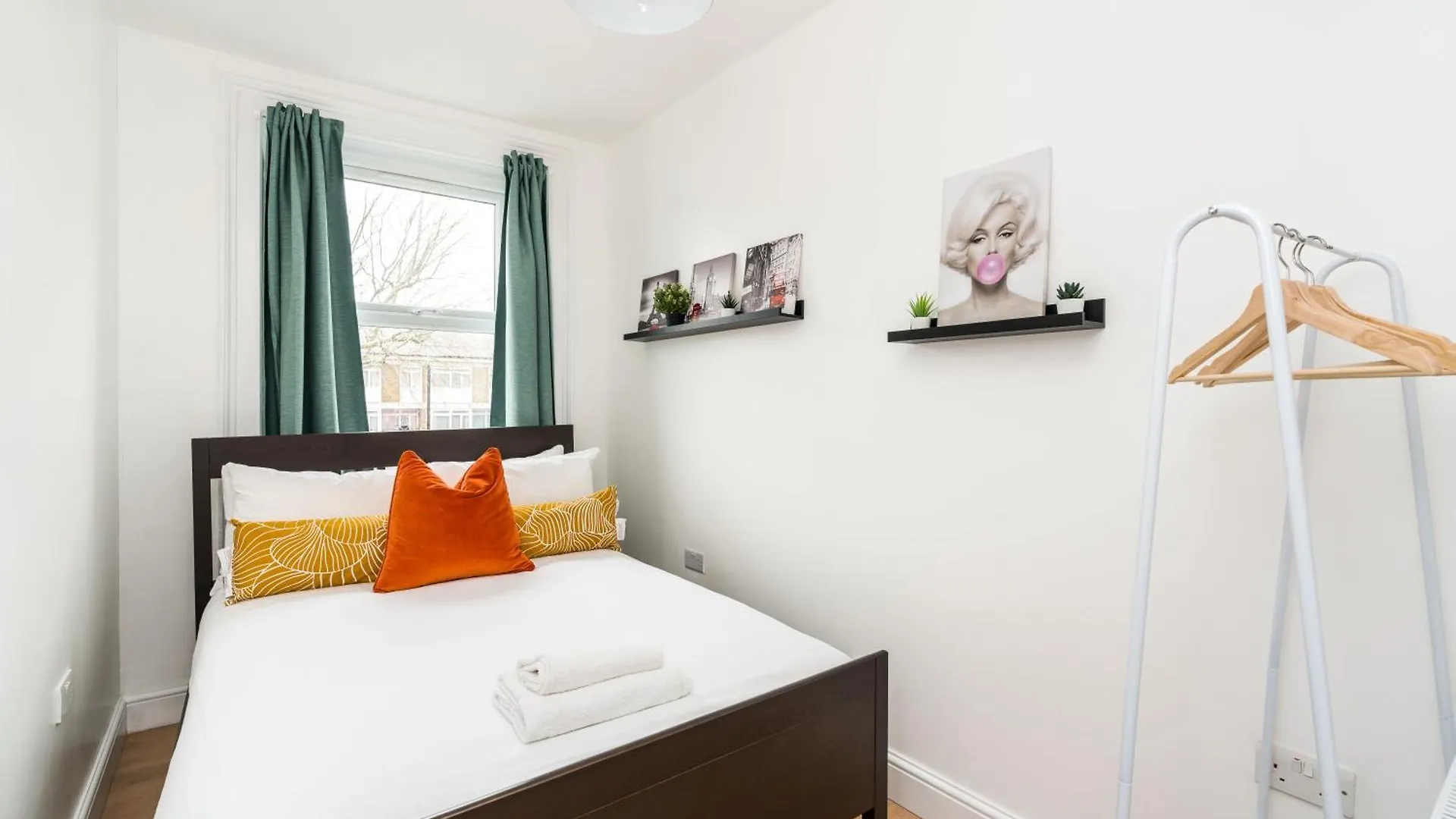 Queensmaryhospital-Queensmaryuniversity-Convenient-Cosy Apartment London 0*,  United Kingdom